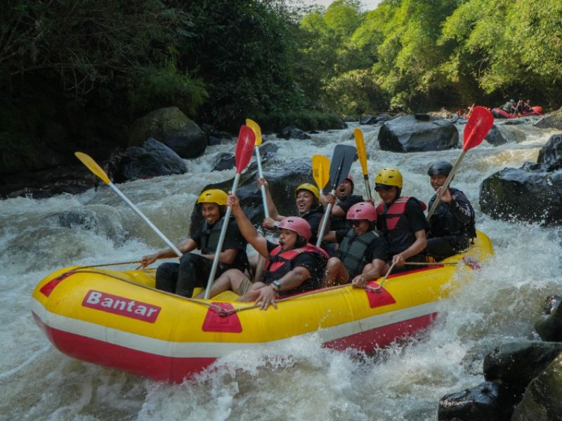 Seru rafting di cisadane bogor