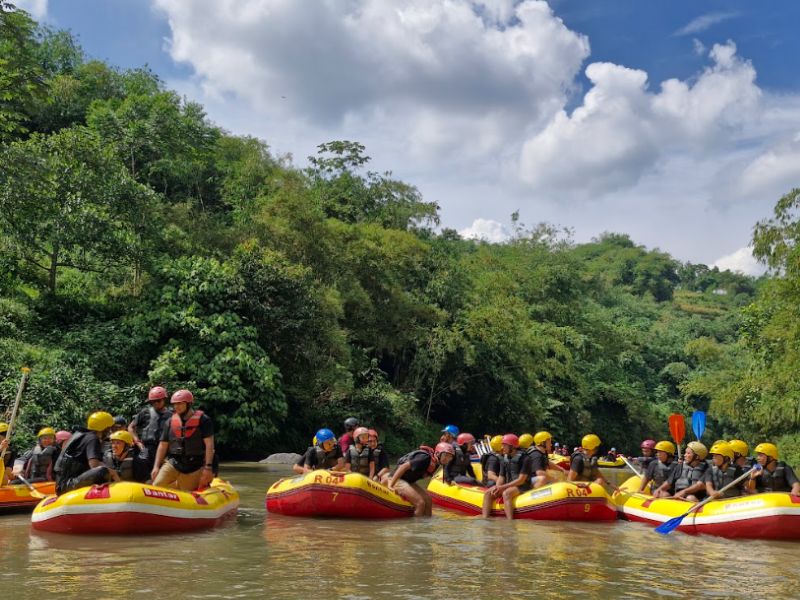 Bersiap untuk rafting di cisadane bogor