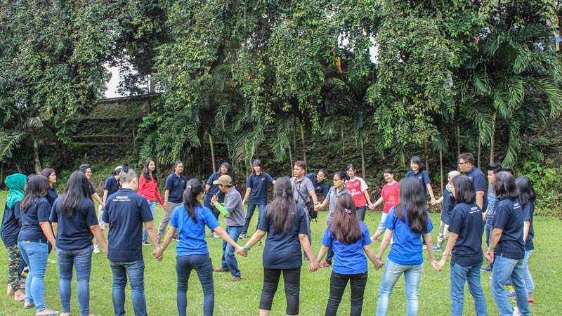 Ice breaking di outbound team building