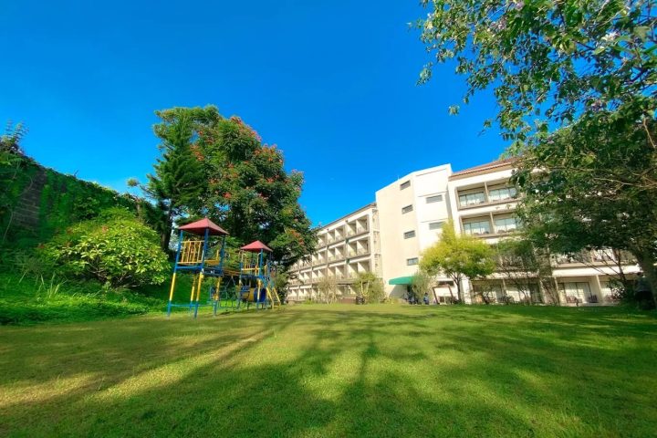 Lapangan outbound Green Peak Puncak Bogor untuk team building perusahaan